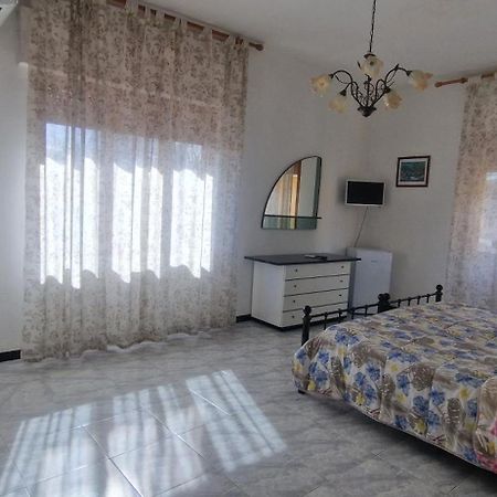 Bed and Breakfast Casa Gato Gordo Assemini Exterior foto