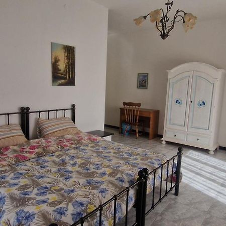 Bed and Breakfast Casa Gato Gordo Assemini Exterior foto